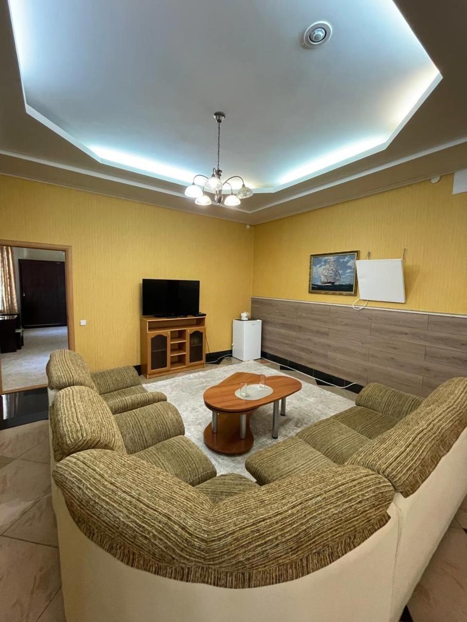 Shanyrak Hotel Temirtau Eksteriør bilde