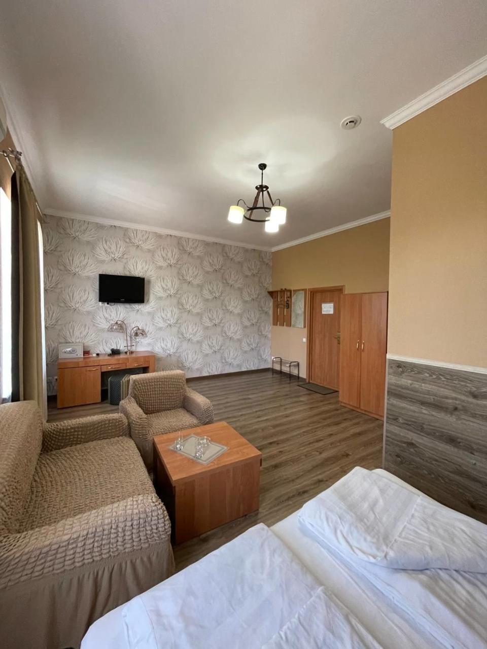 Shanyrak Hotel Temirtau Eksteriør bilde
