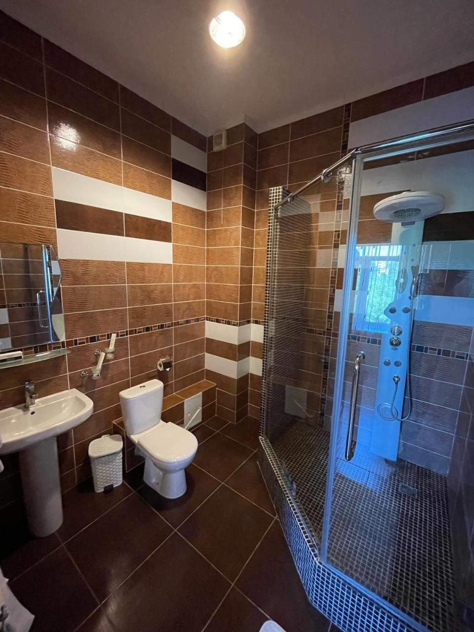 Shanyrak Hotel Temirtau Eksteriør bilde